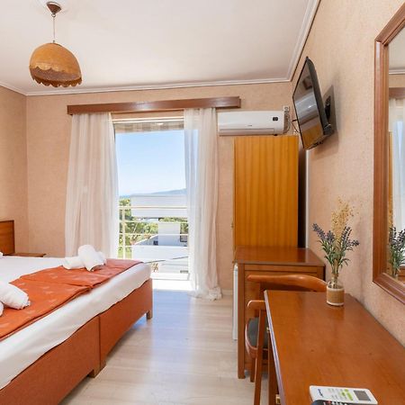 Oelia Rooms & Apartments Agia Marina  Exterior foto
