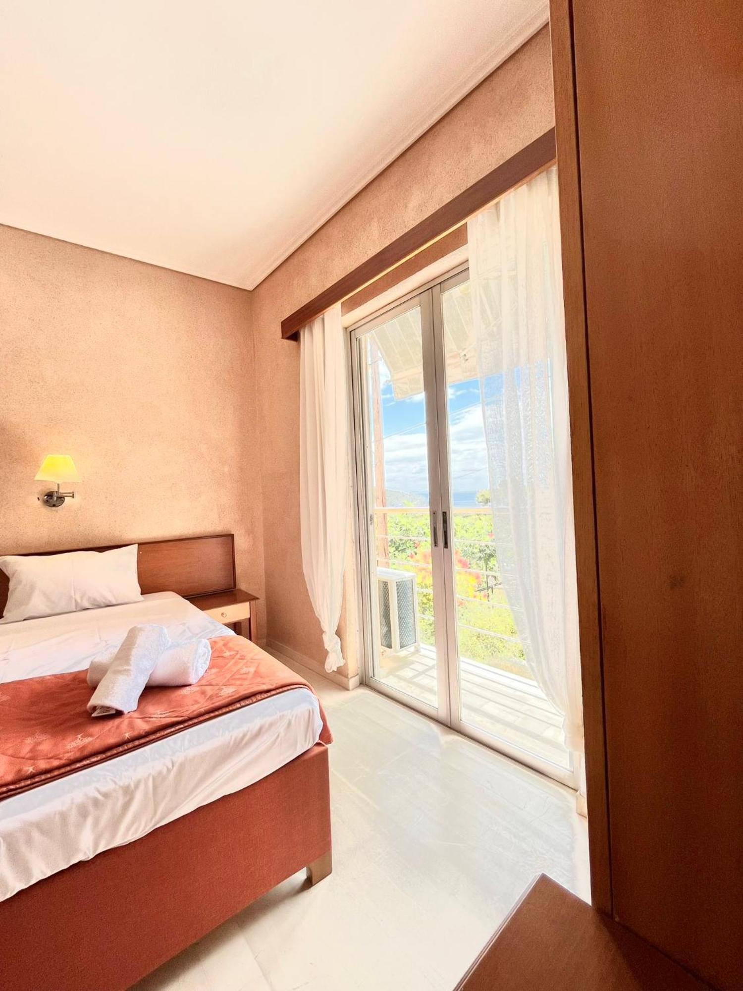 Oelia Rooms & Apartments Agia Marina  Exterior foto