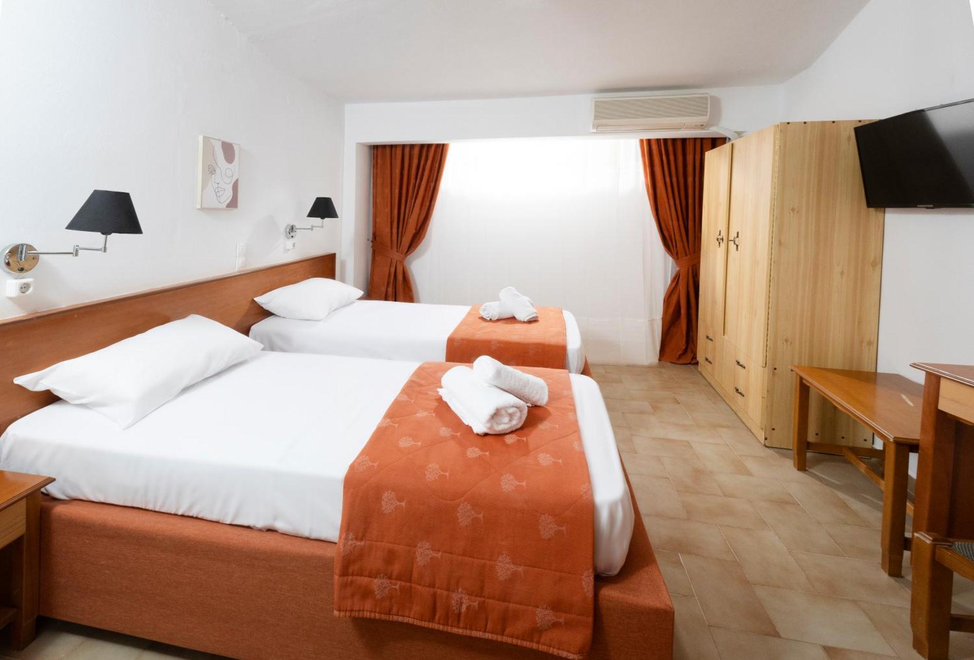 Oelia Rooms & Apartments Agia Marina  Exterior foto