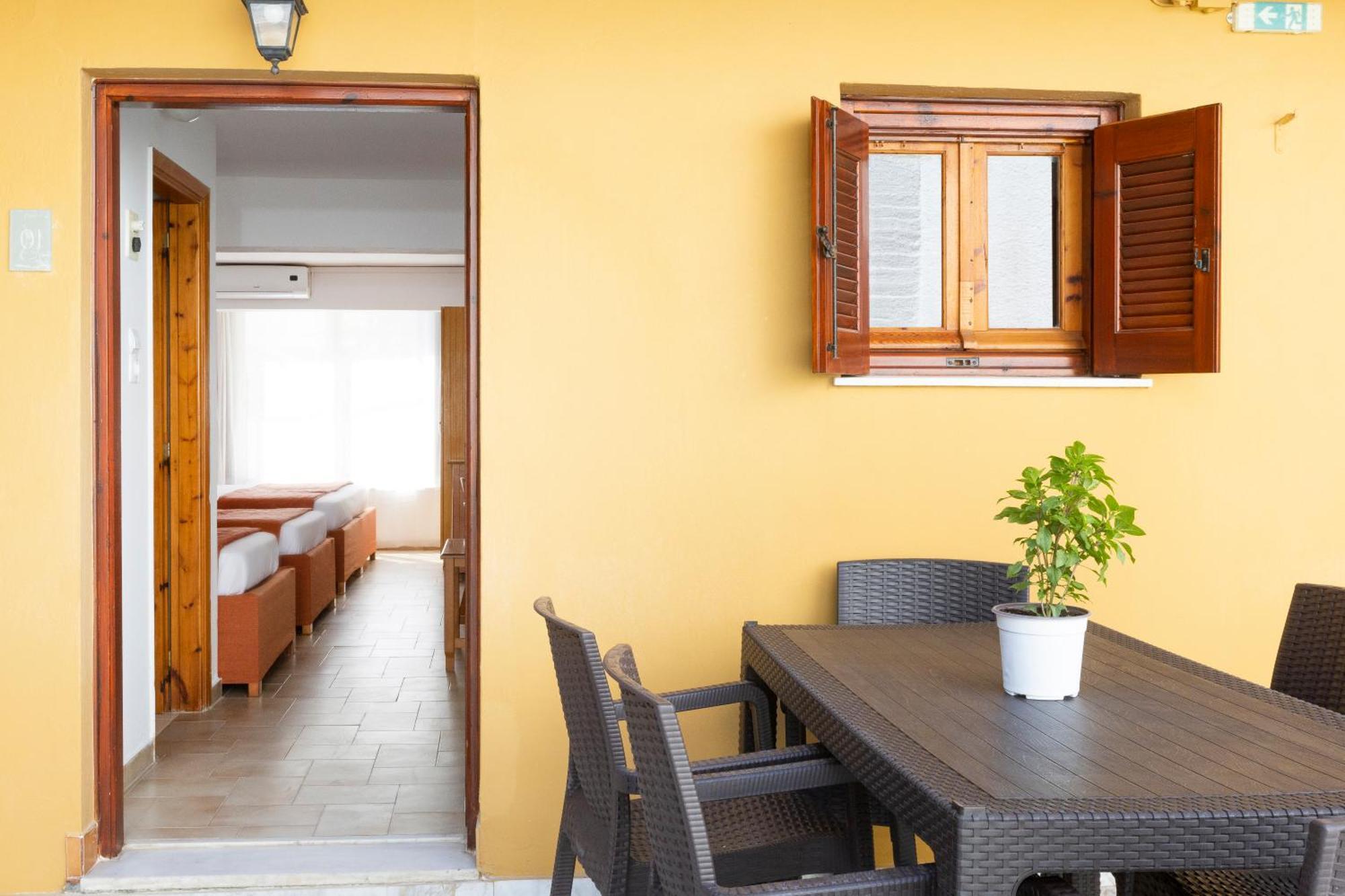 Oelia Rooms & Apartments Agia Marina  Exterior foto